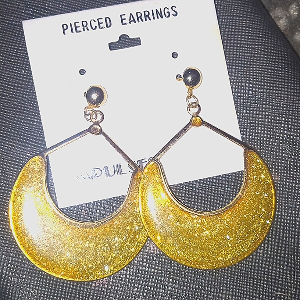 Vintage gypsy style dangling hoop earrings